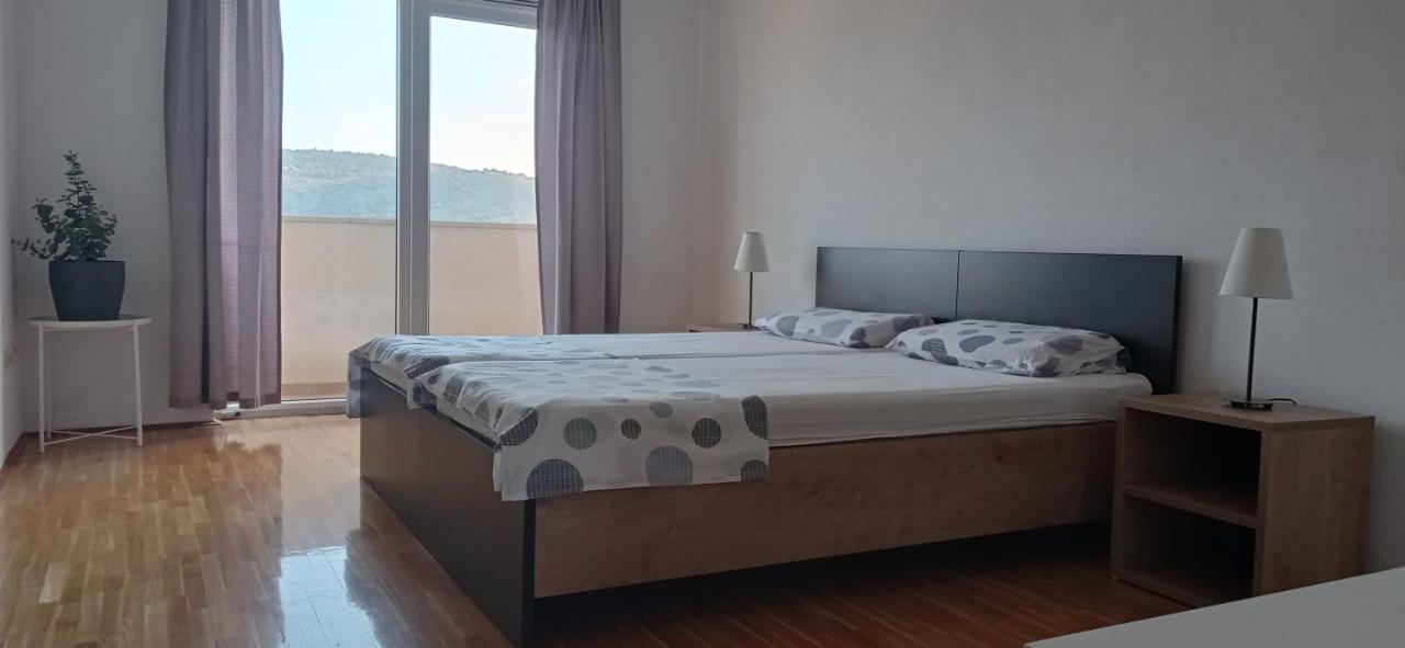 Studio Apartment With Balcony Trogir Exterior foto